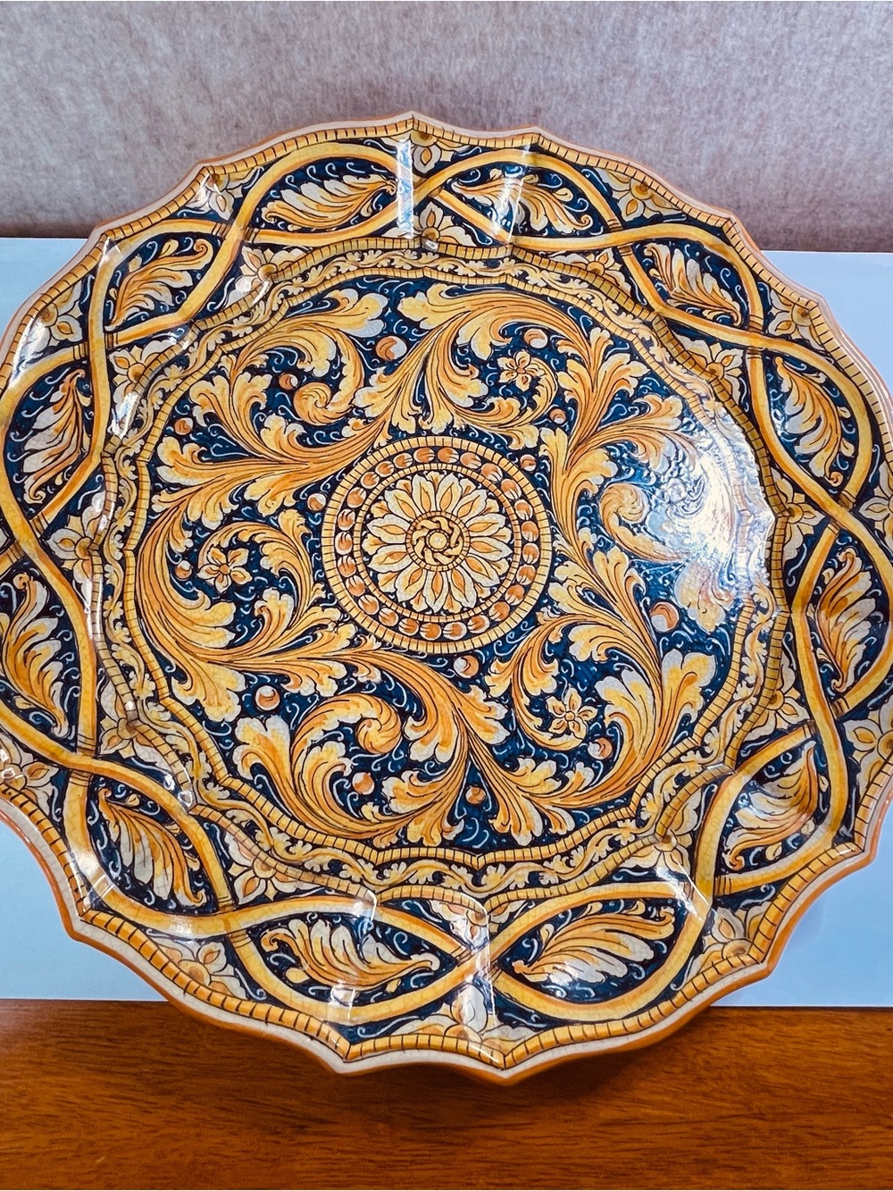 Caltagirone Sicilian Hand Made Hand Painted Oversize 19 inch Collector Plate - Picture 2 of 8